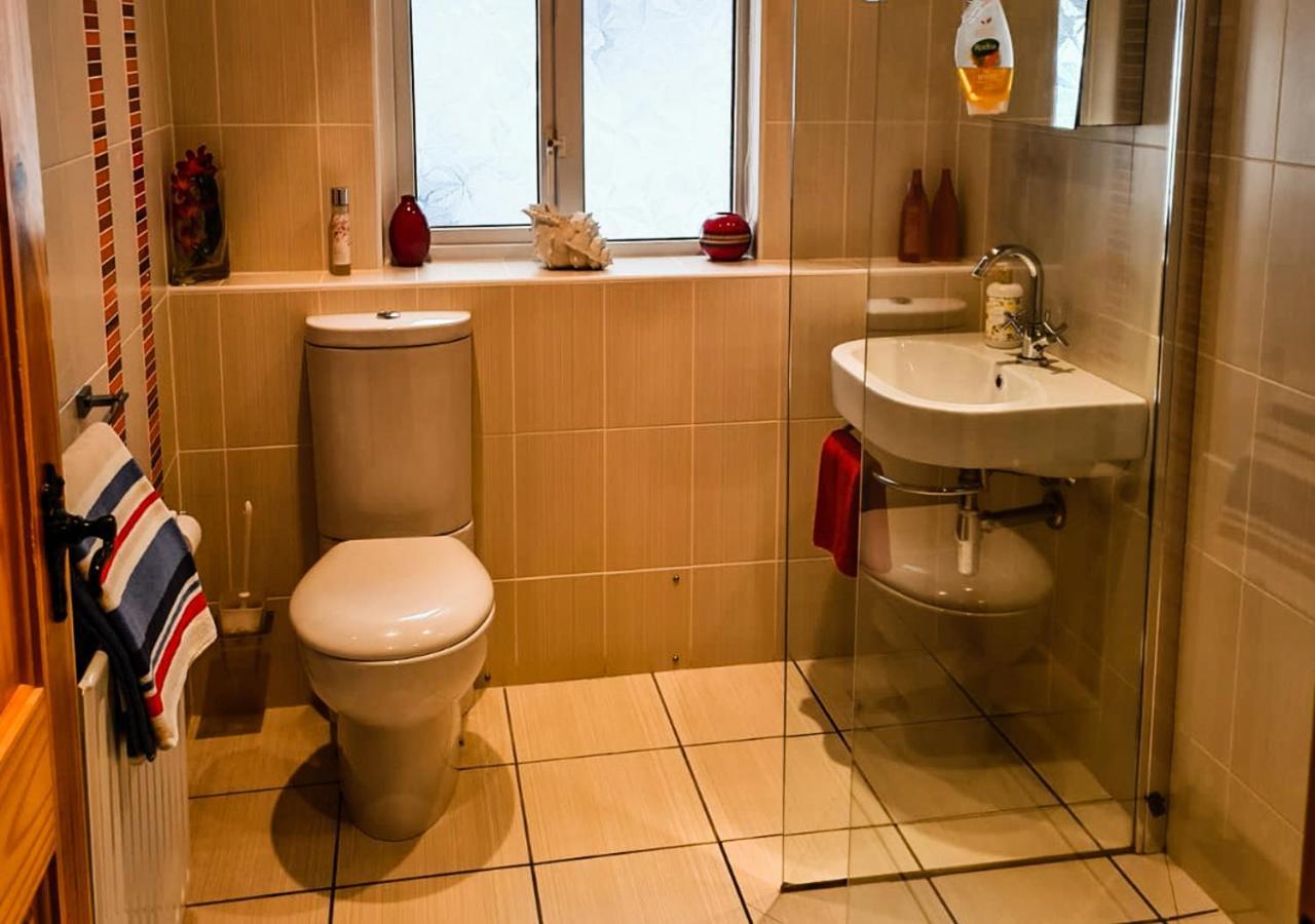Moat Holiday Rental Lisnaskea Eksteriør billede