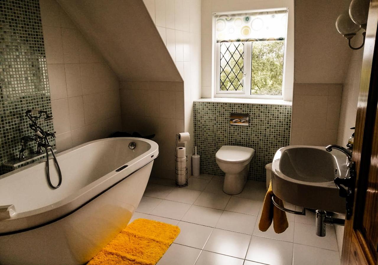 Moat Holiday Rental Lisnaskea Eksteriør billede