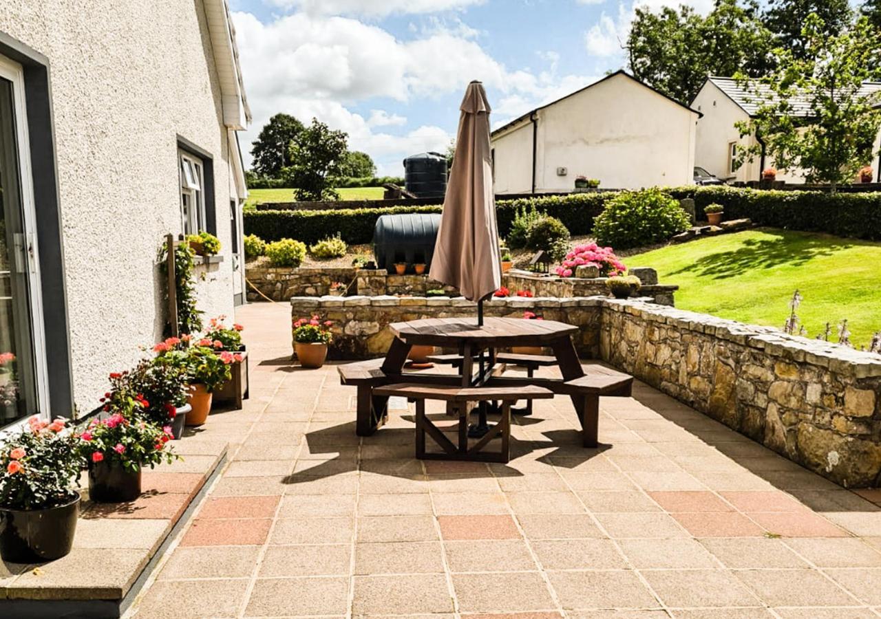 Moat Holiday Rental Lisnaskea Eksteriør billede
